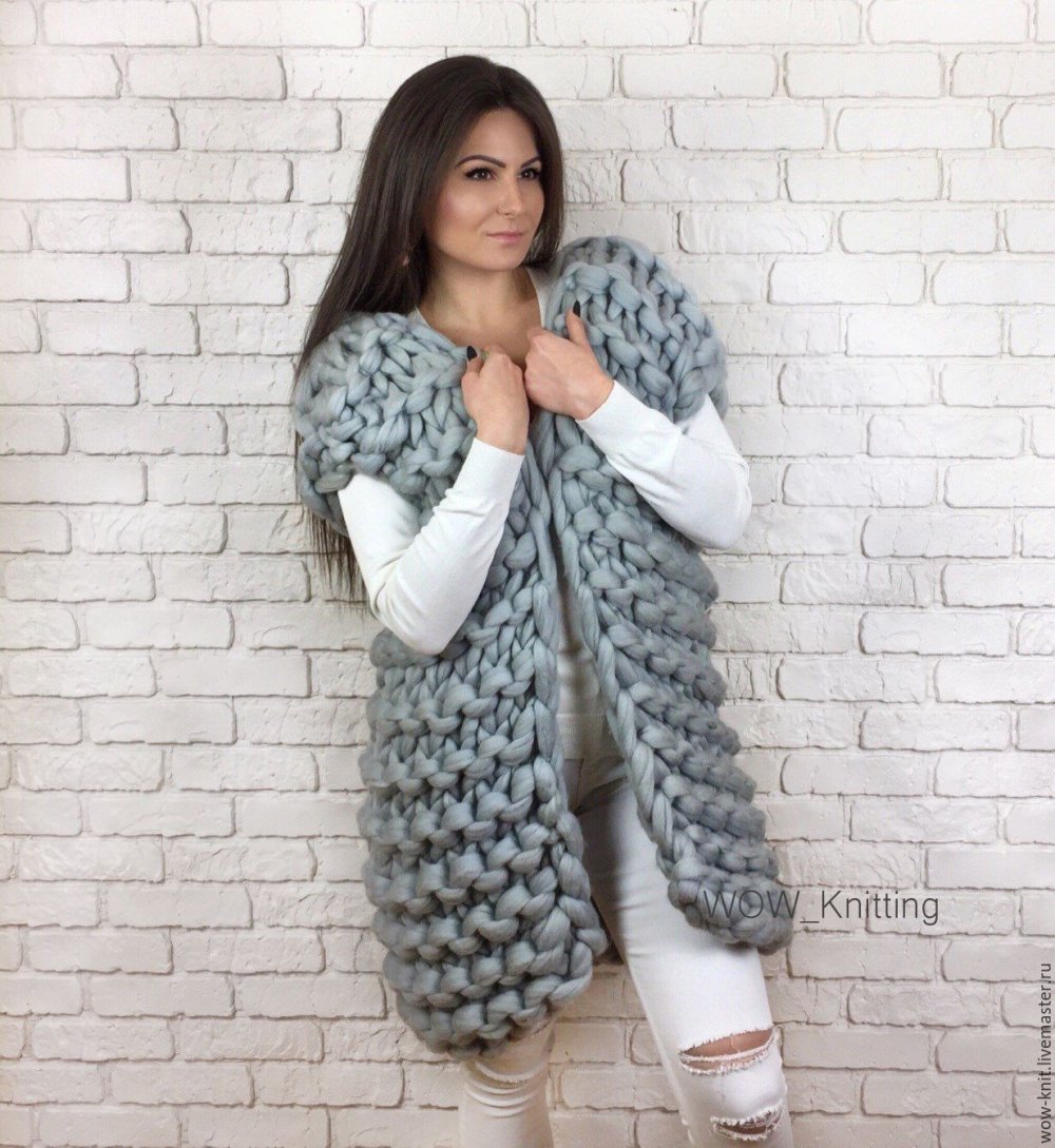 Шишечки Лало кардиган спицами