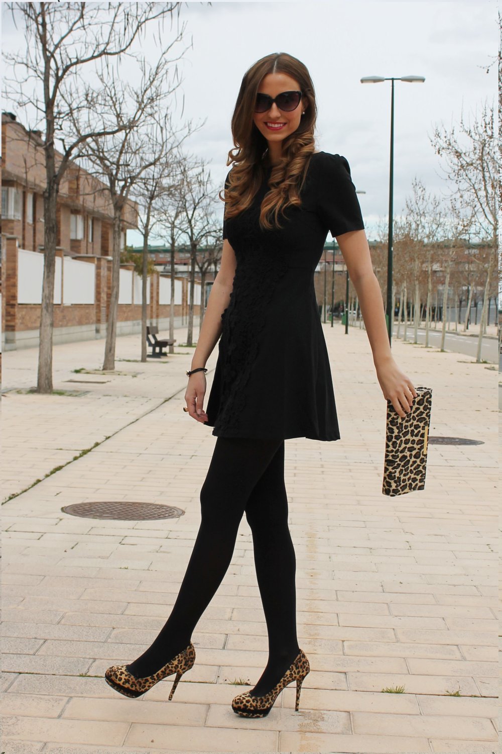 Маленькое черное платье прямое