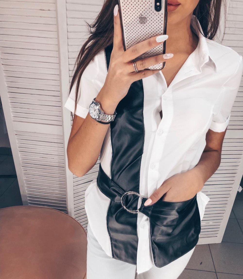 Женская водолазка с кожаными вставками