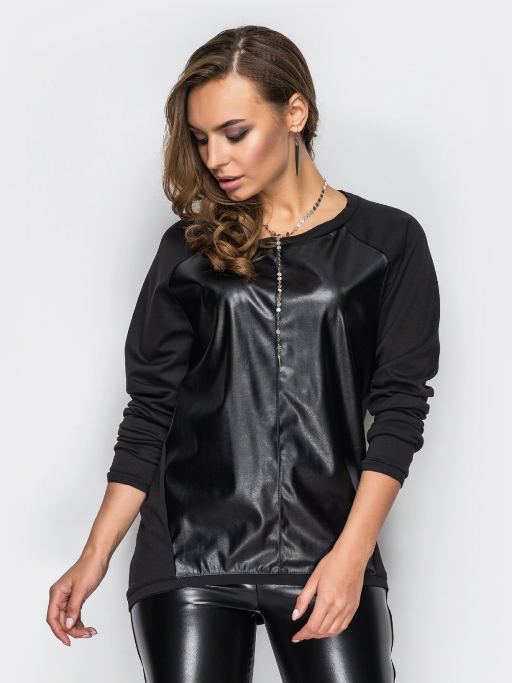 Свитшот с кожей