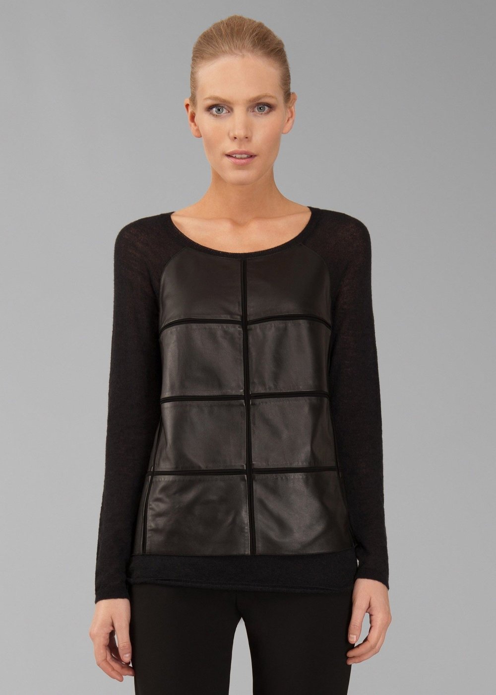 Теплая блуза с кожаной тесьмой