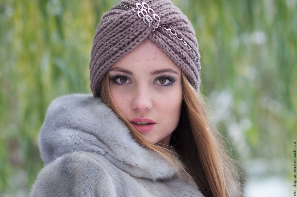 Шапки для круглого лица женские