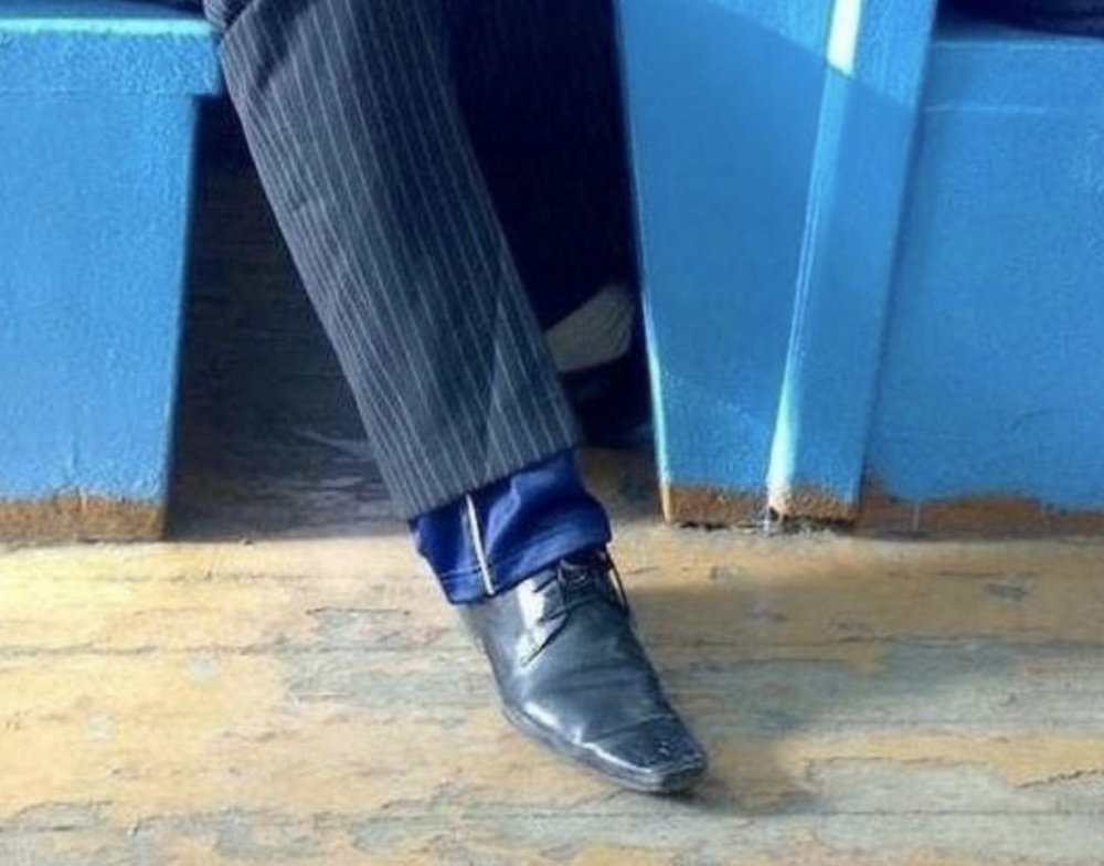 Гопник в туфлях