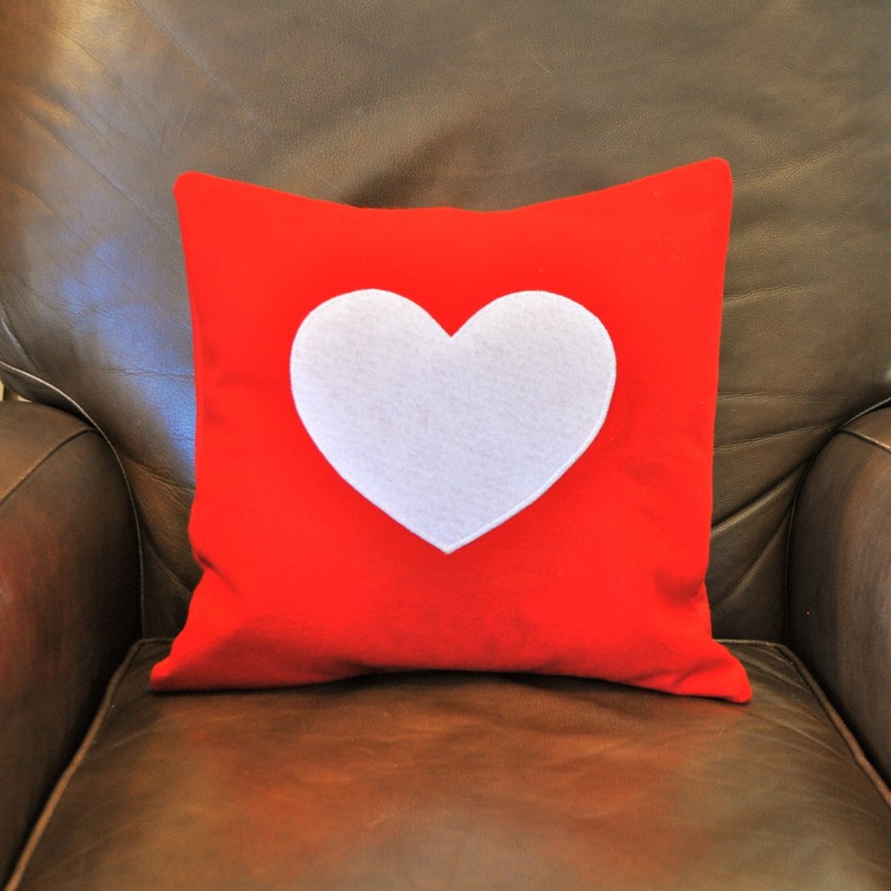 Красная сумка Dr Martens