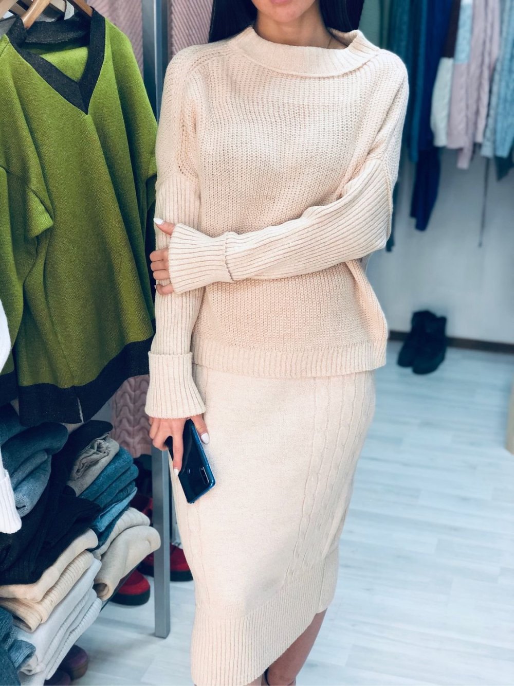 Вязаный костюм женский с юбкой