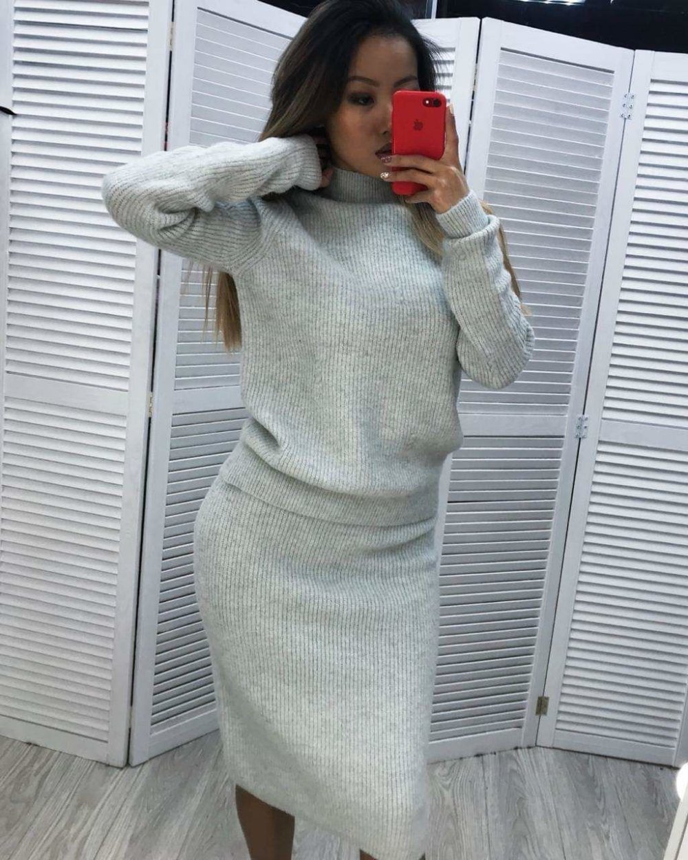 Теплый свитер с юбкой