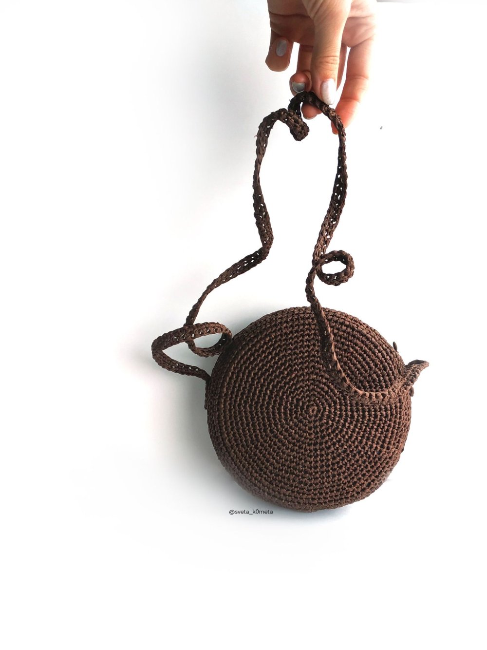 Круглая сумочка из трикотажной пряжи