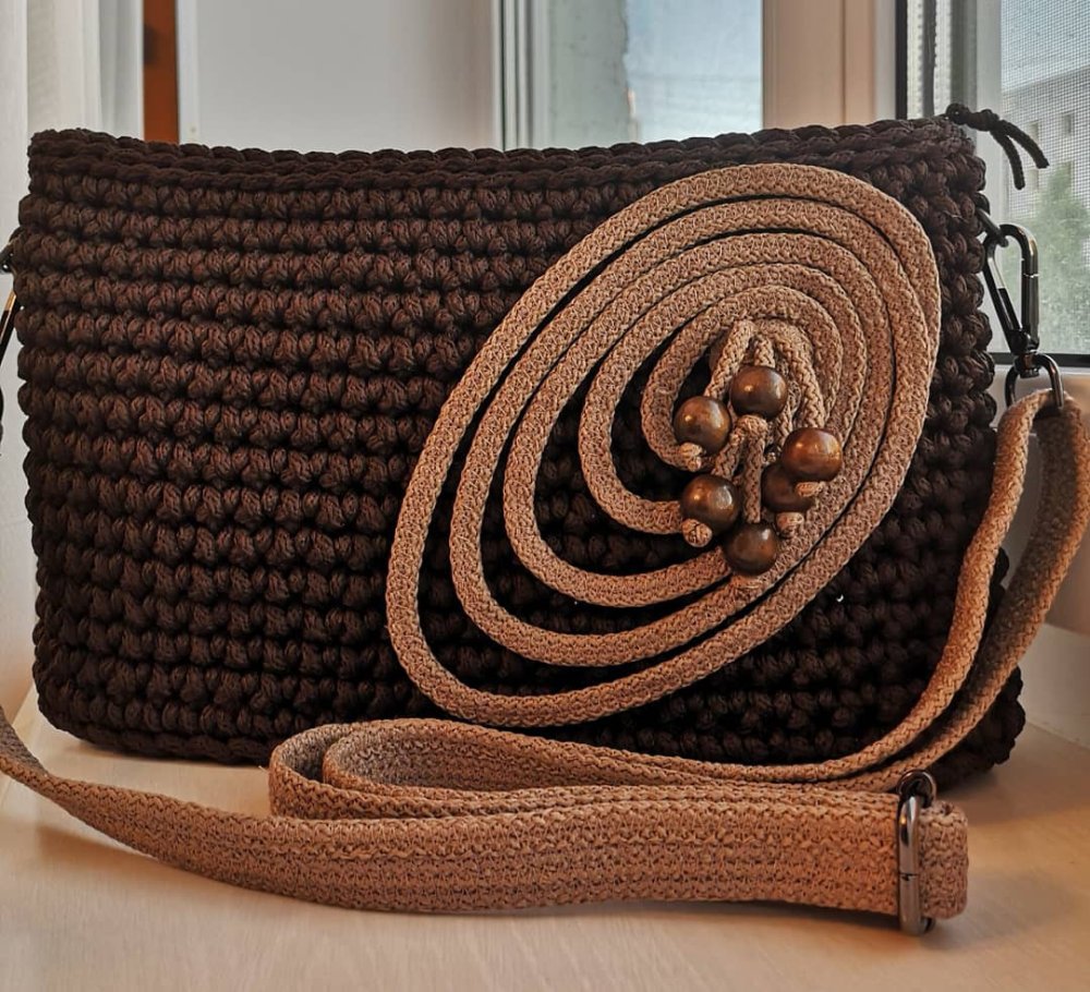 Вязаные сумки жгутами