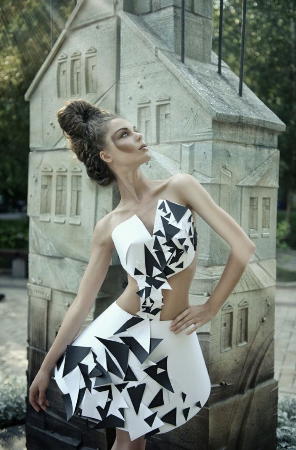 Бумажное платье