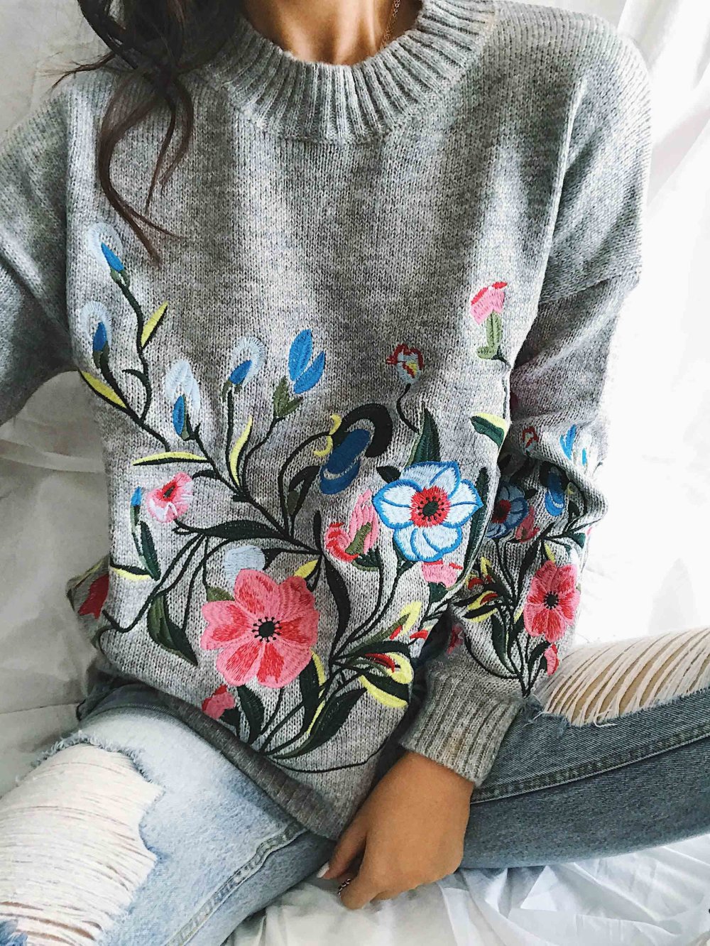 Вышивка на свитере