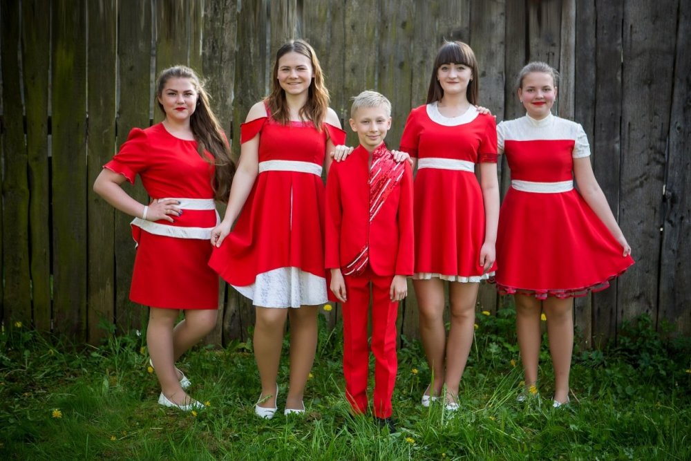 Платья для вокальной группы женщин