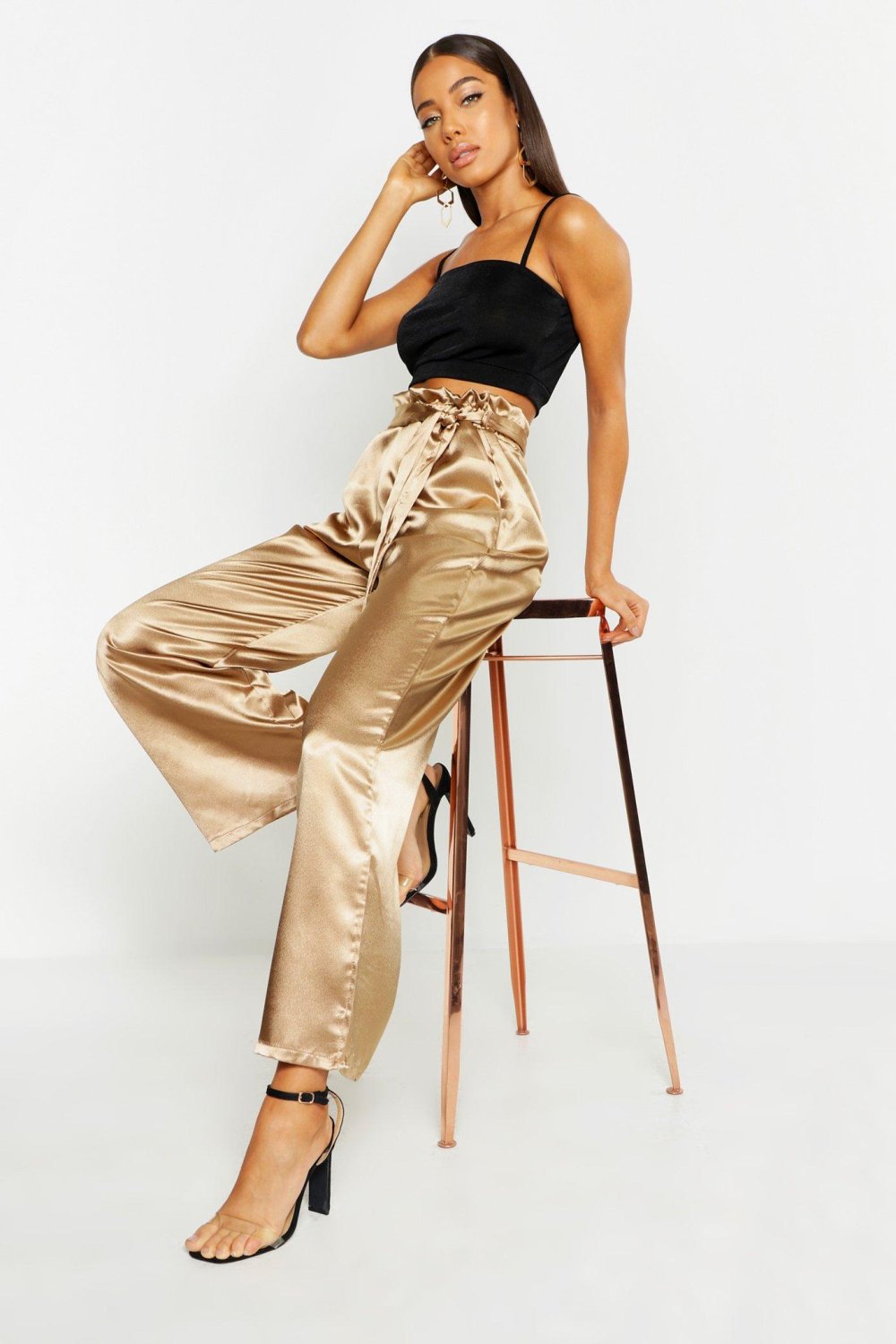 Атласный топ с широкими брюками