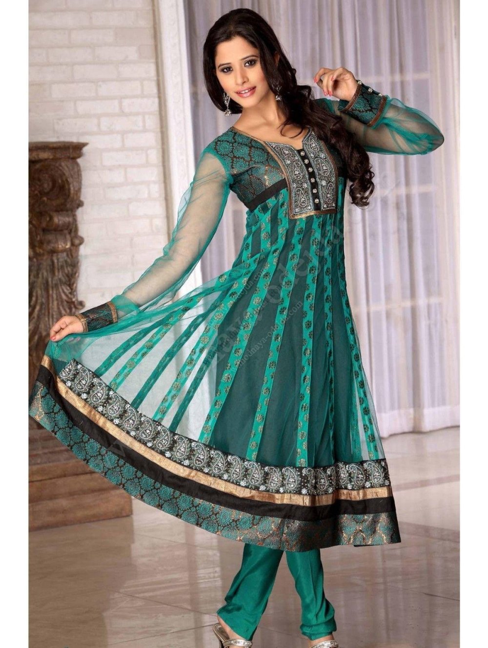 Пакистанские Наряды из бархата