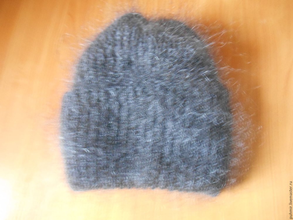 Вязаные шапки из козьего пуха