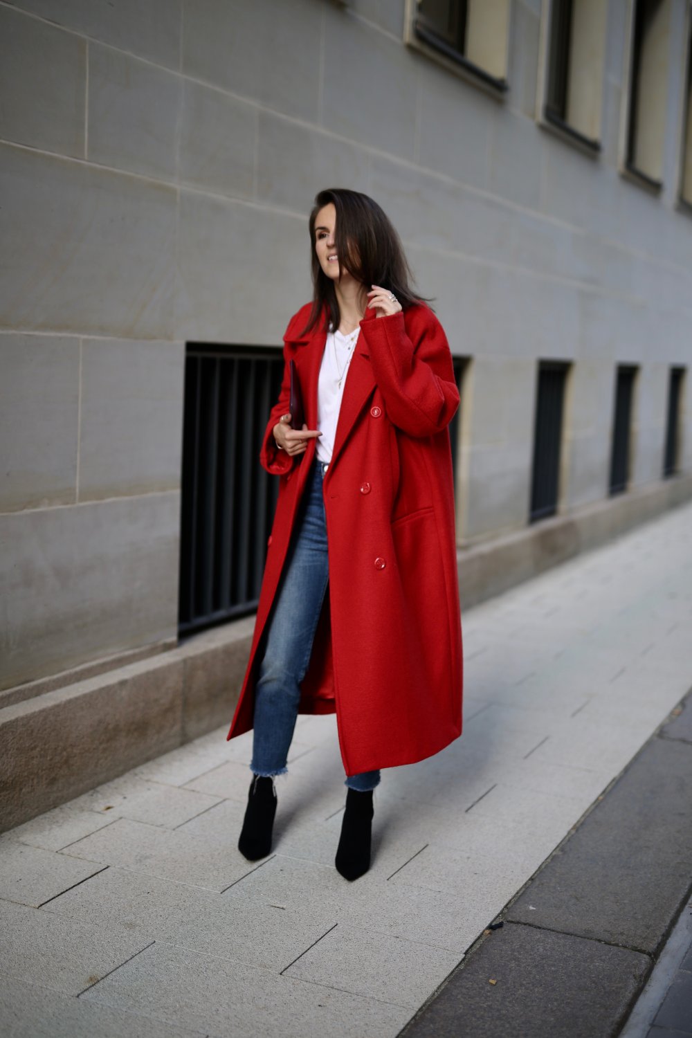 Красное пальто богнер