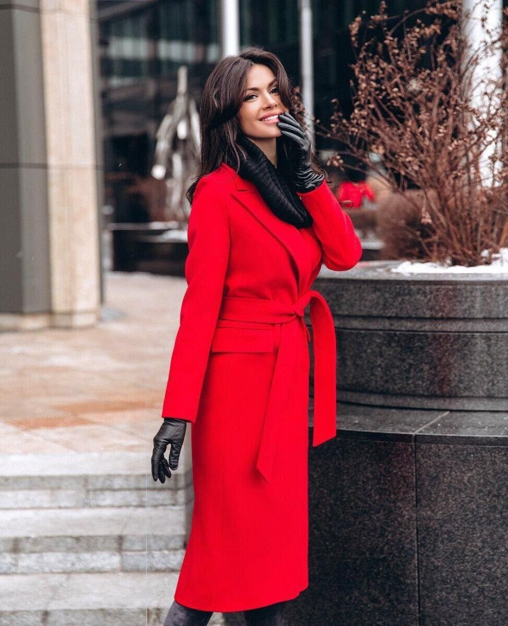 Пальто красное до колен