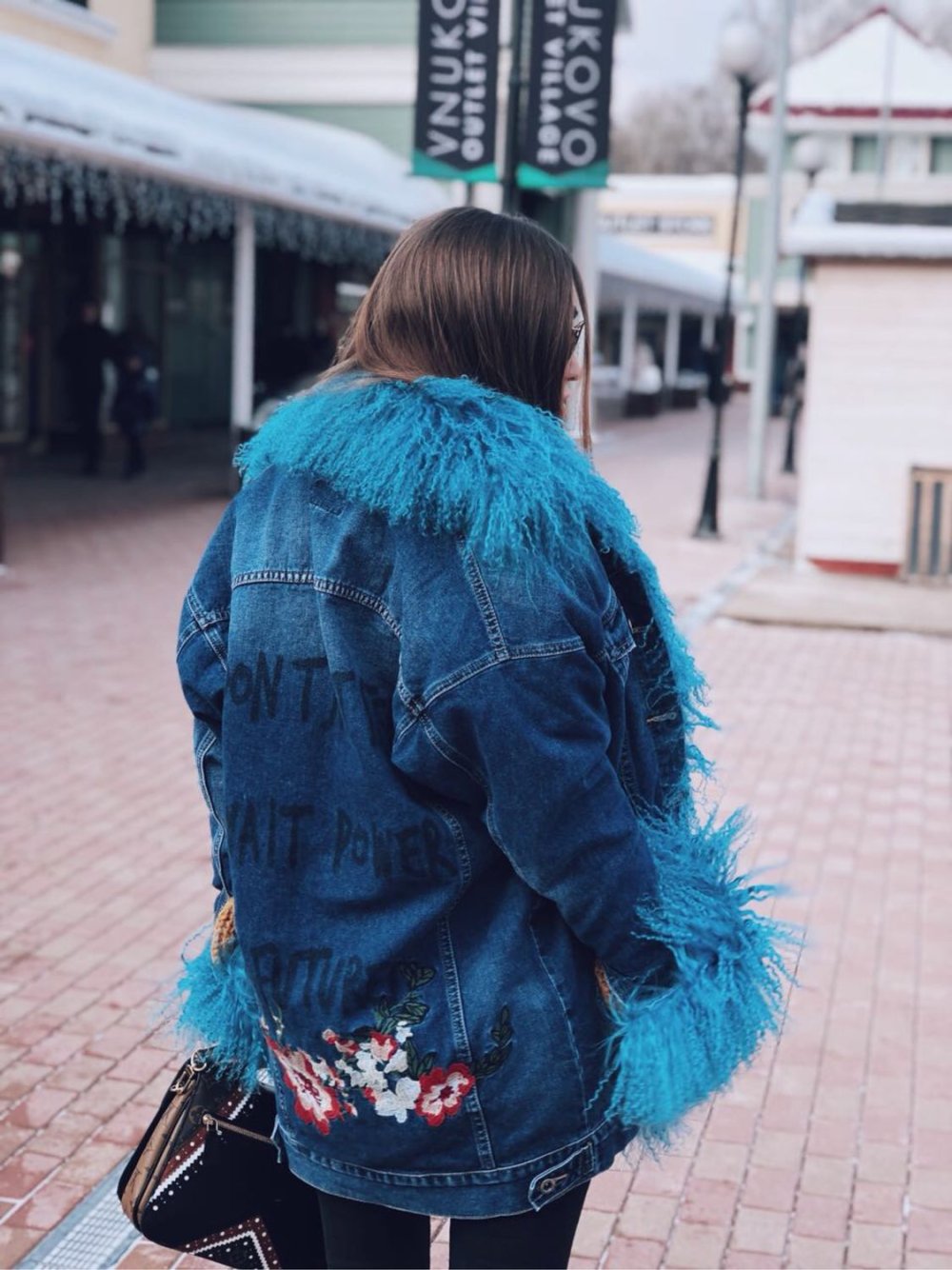 Бежевая парка с мехом ламы купить