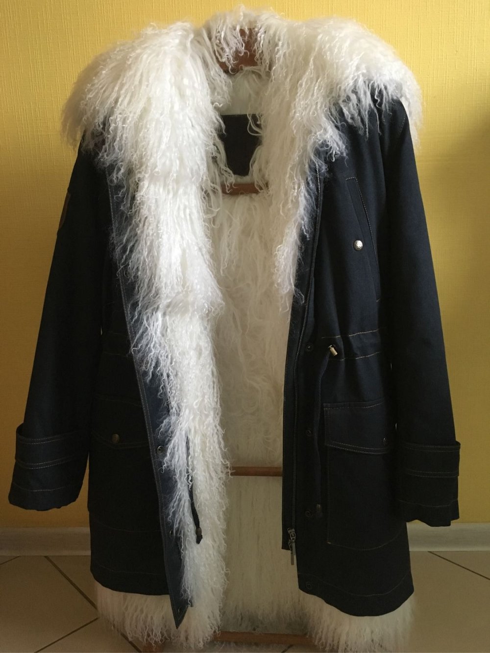 Женская кожаная куртка с мехом ламы