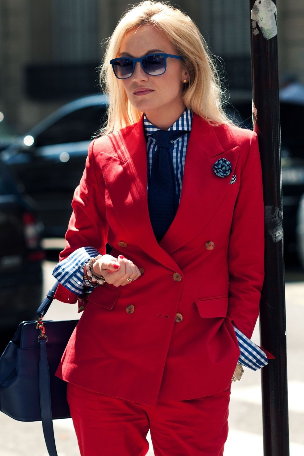 Девушка в пиджаке