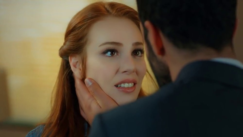 Дефне Ханим