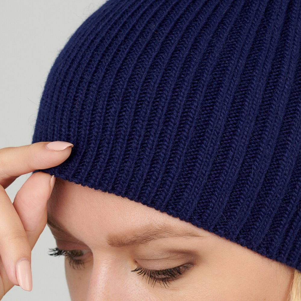 Шапки связанные резинкой