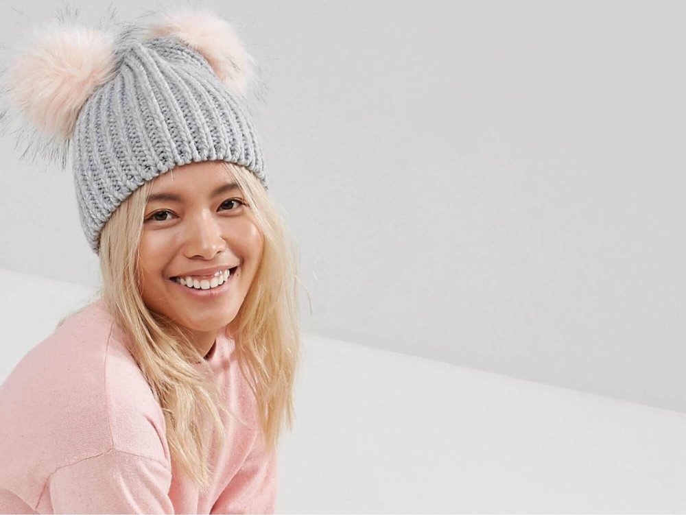 Вязаная шапка английской резинкой