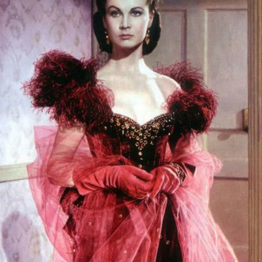 Скарлет Охара в Красном платье