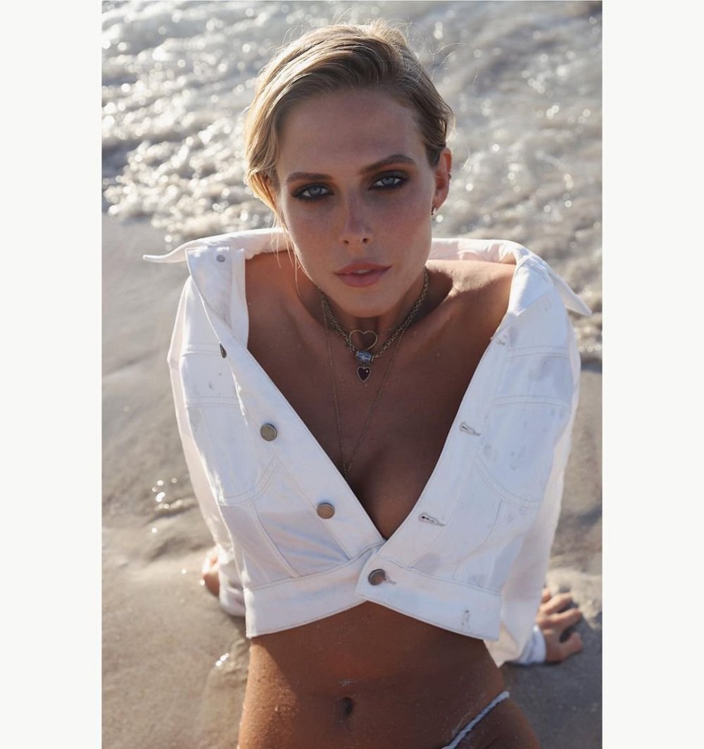 Скарлет Охара в Красном платье