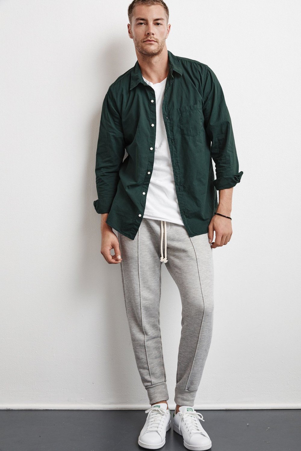 Рубашка со спортивными штанами