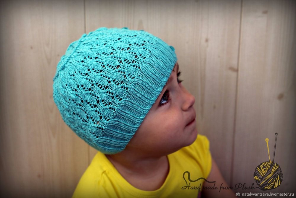 Вязаная шапка ушанка для девочки