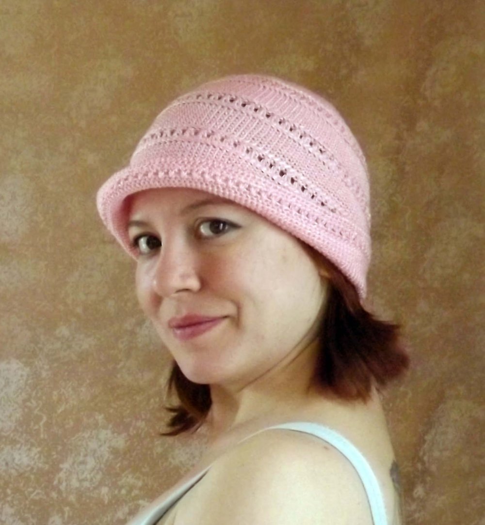 Вязание шапки спицами для женщин с описанием