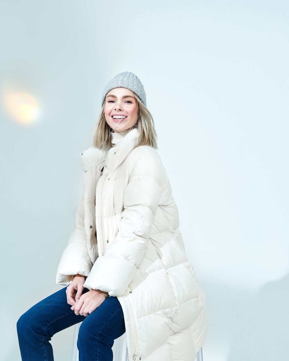 Шапка бини шуба стрит стайл