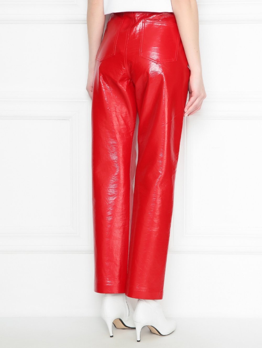 Красные кожаные брюки