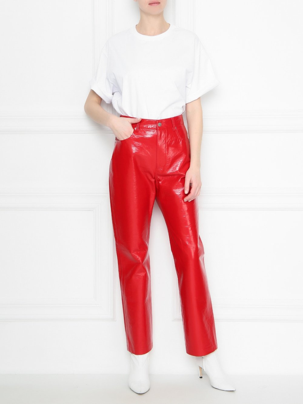 Красные лаковые брюки