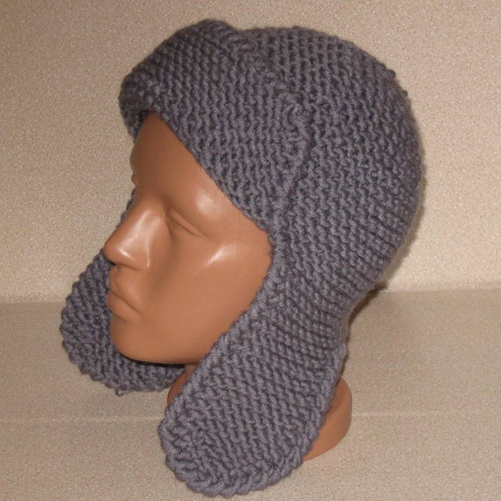 Вязаная шапка ушанка женская