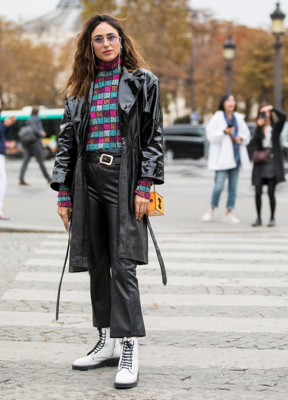 Брюки с ботинками