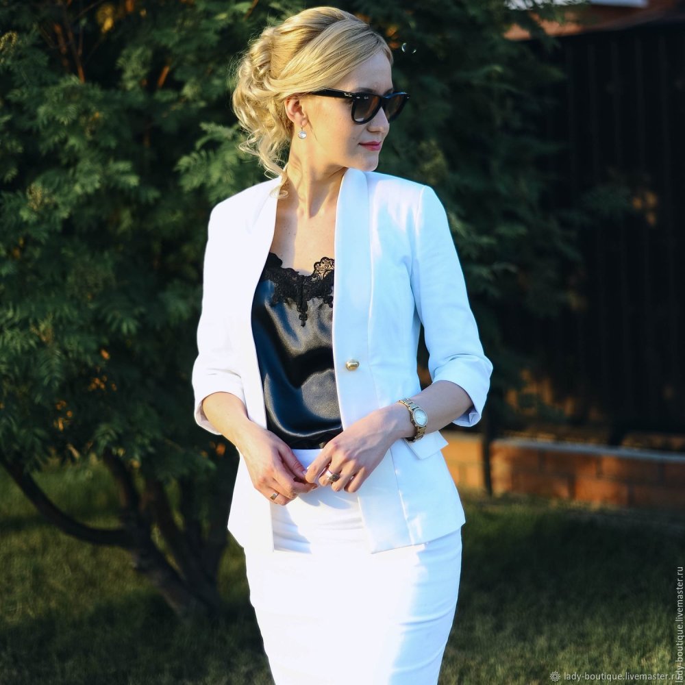 Платье пиджак черное блондинка