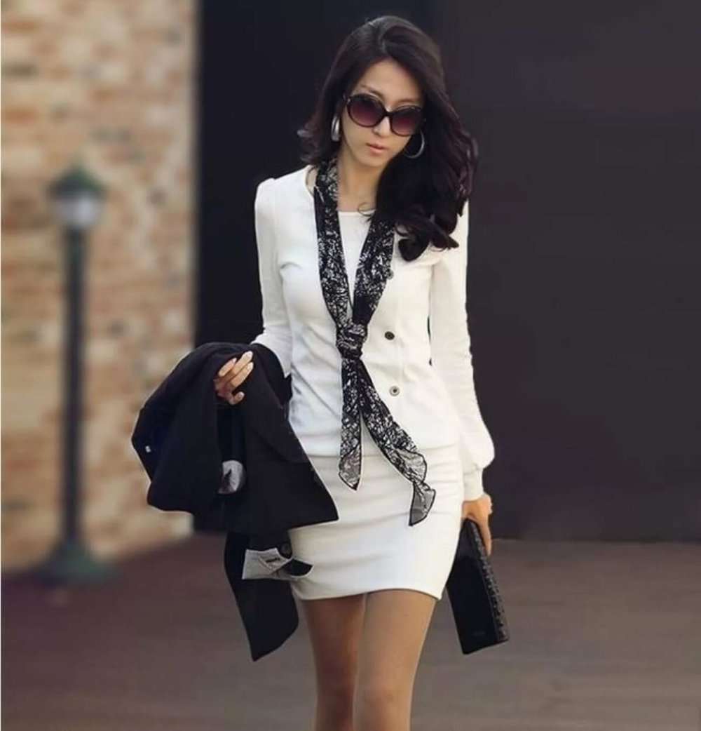 Женщина в пиджаке