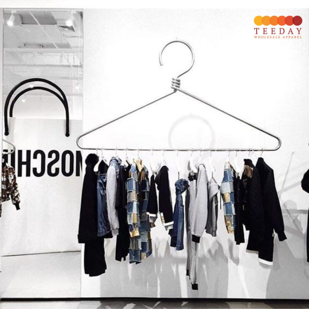 Мерчандайзинг мужские костюмы