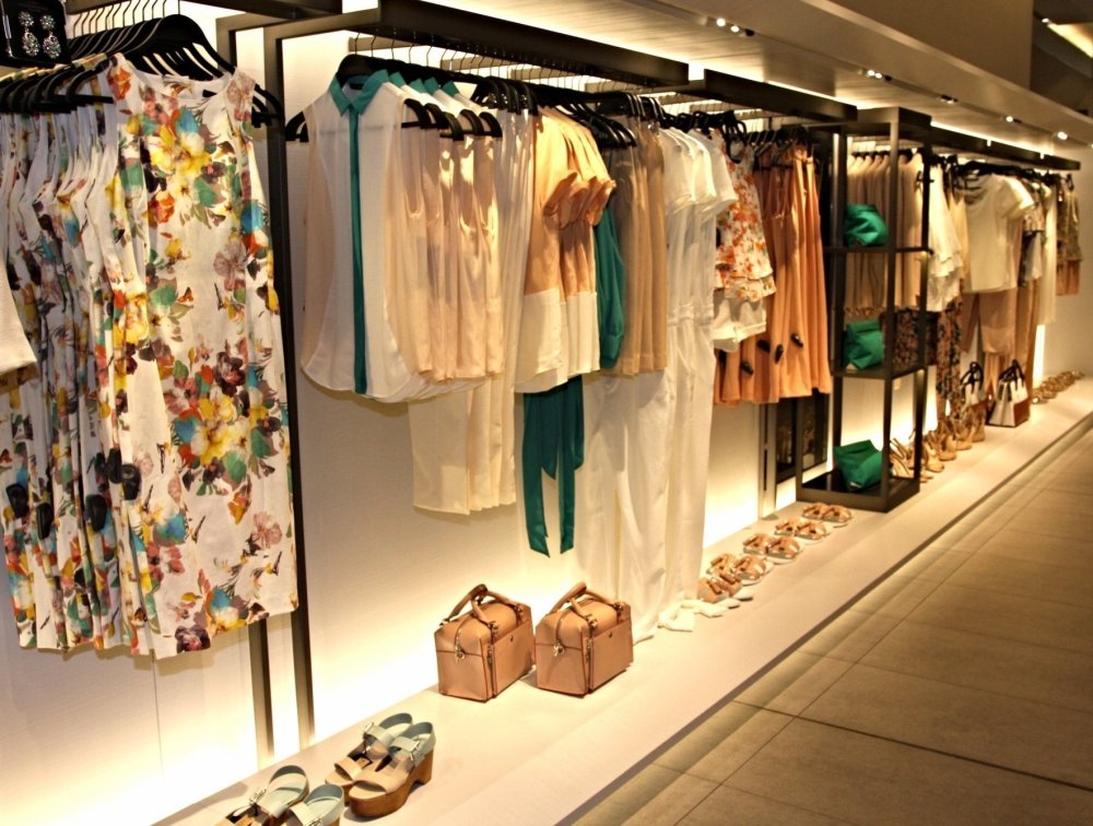 Интересная выкладка одежды