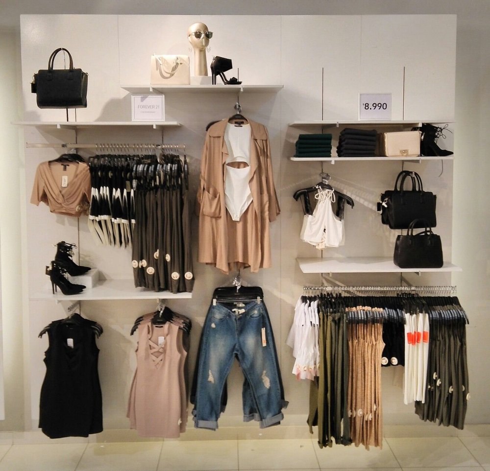 Декор шоурума одежды