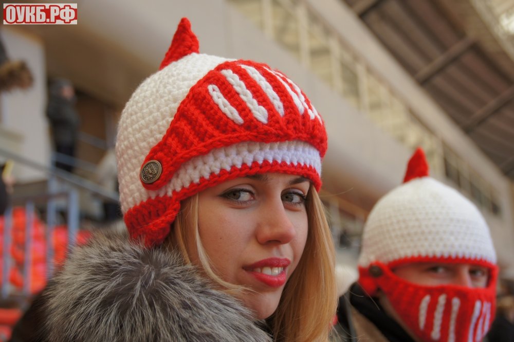 Вязаные шапки и береты