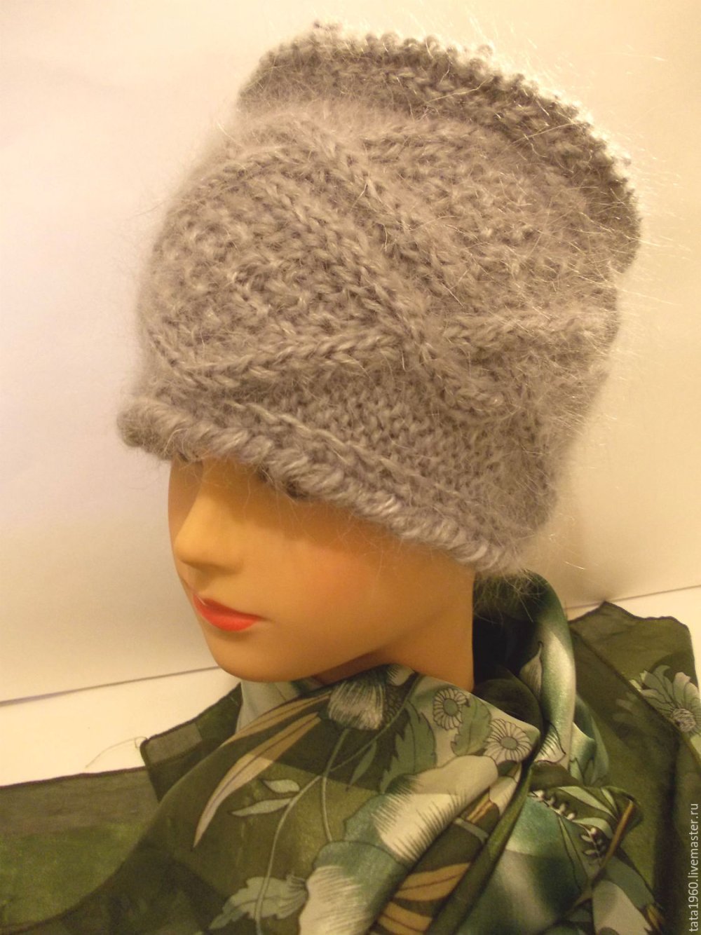 Вязаная шапка кубанка