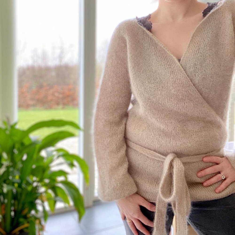 Ассиметричный вязаный топ