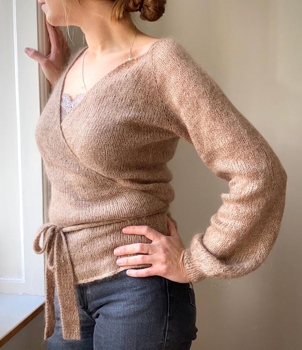 Вязаная кофта с запахом