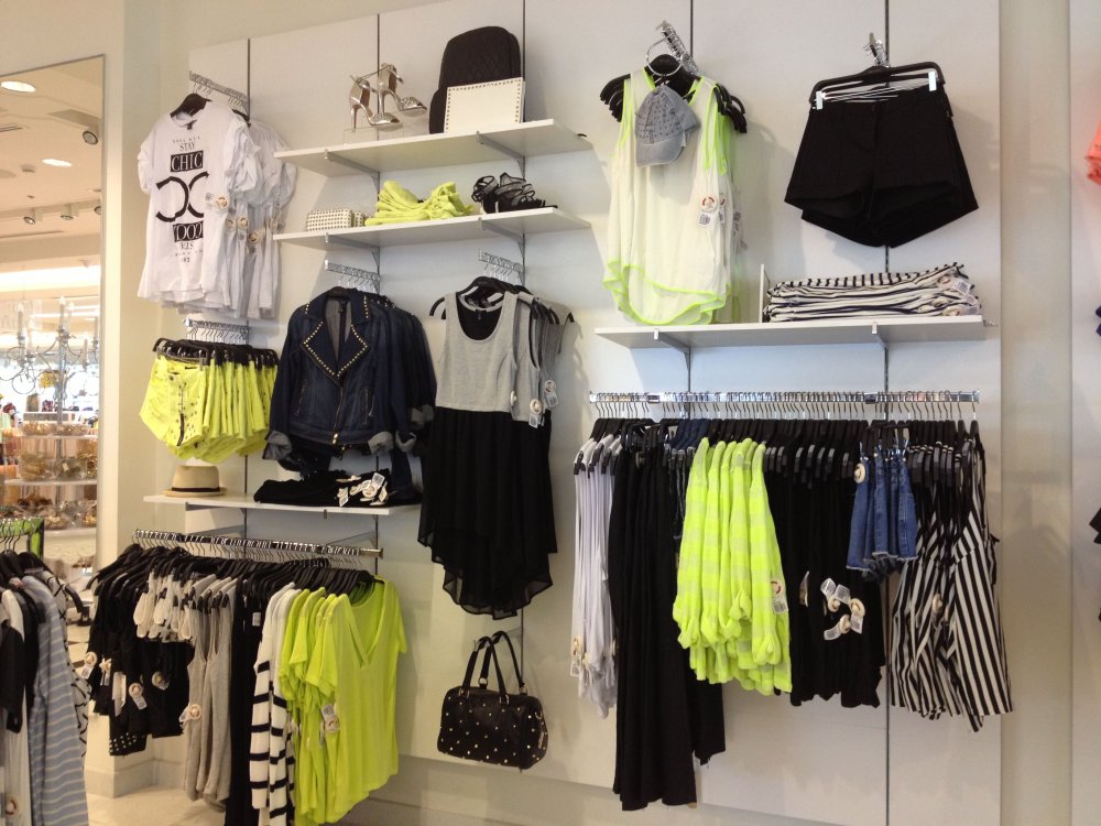 Мерчандайзинг в магазине одежды