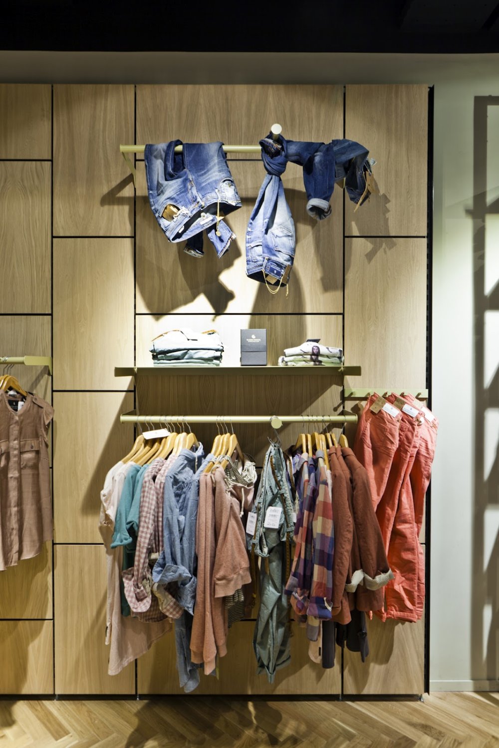 Витрина магазина спортивной одежды