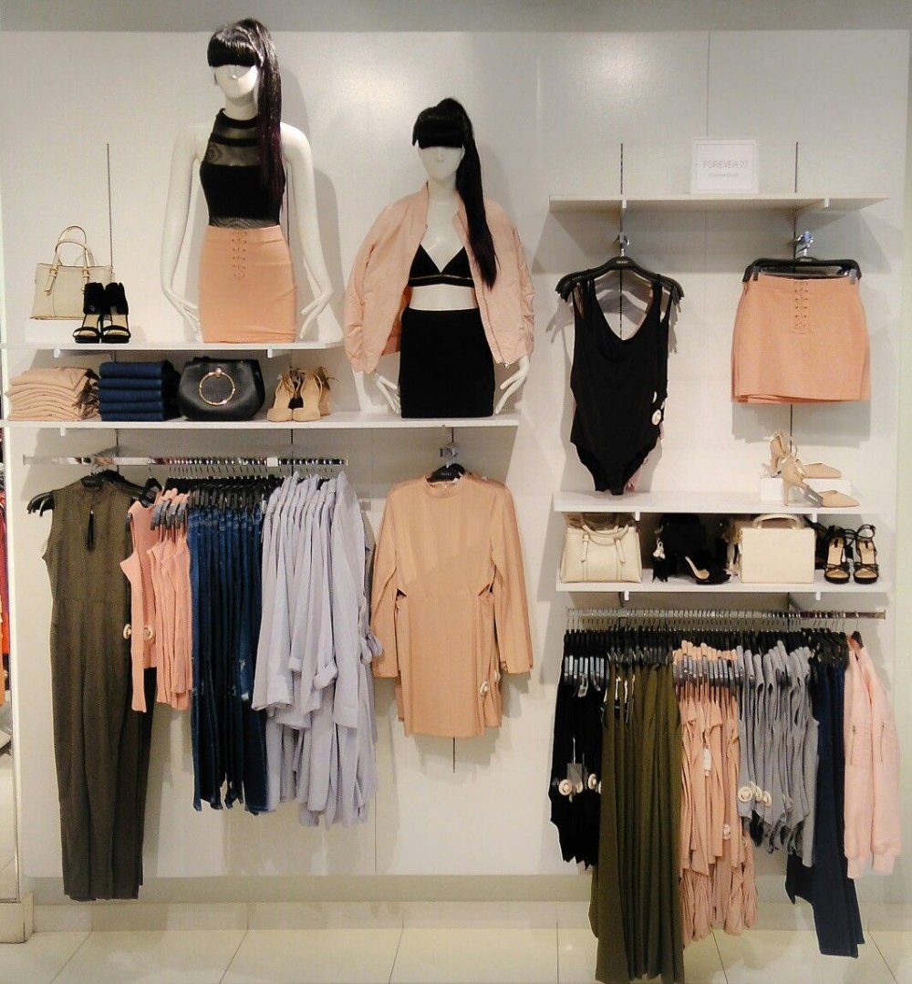 Декор шоурума одежды