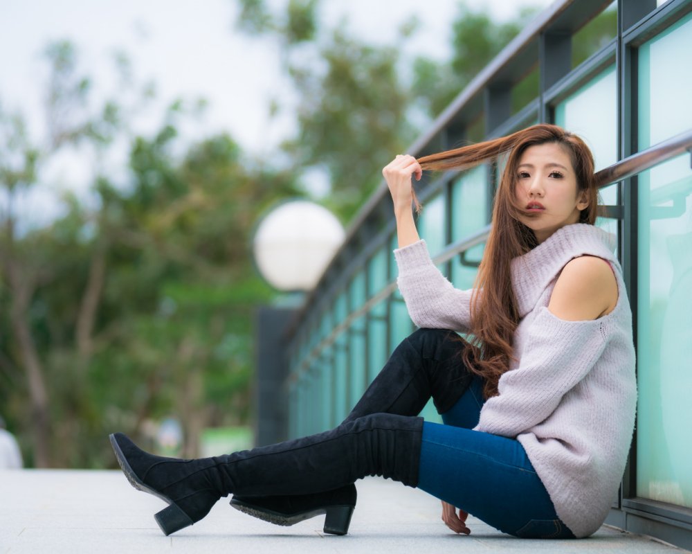 Красивые азиаточки в джинсах