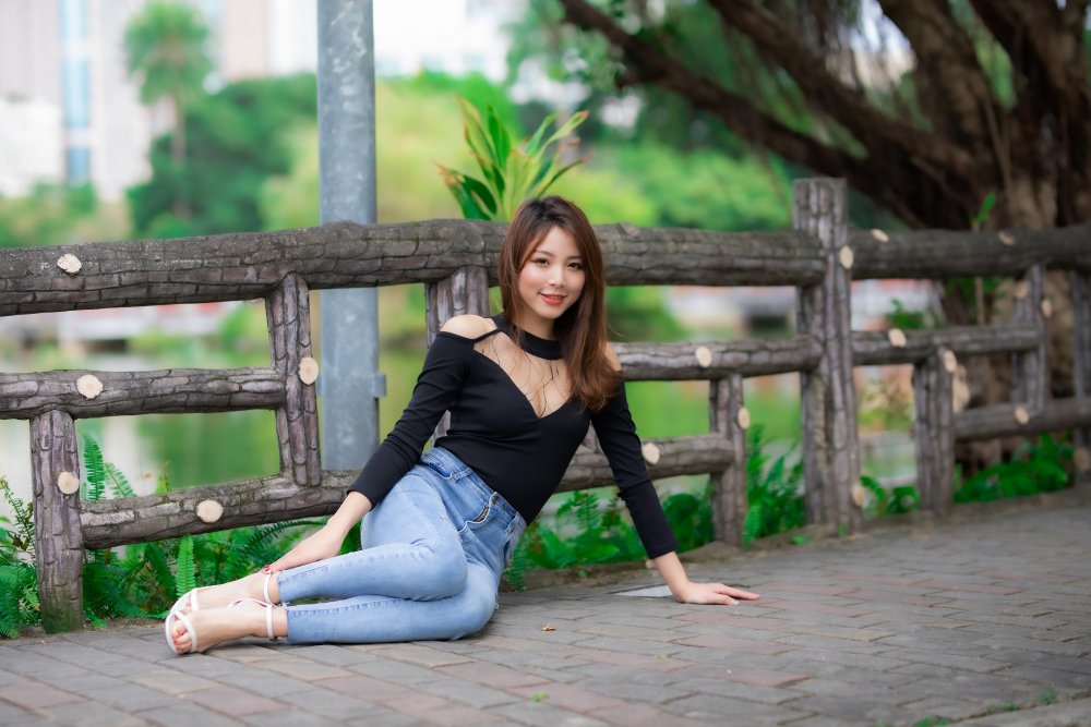 Японские девушки в джинсах